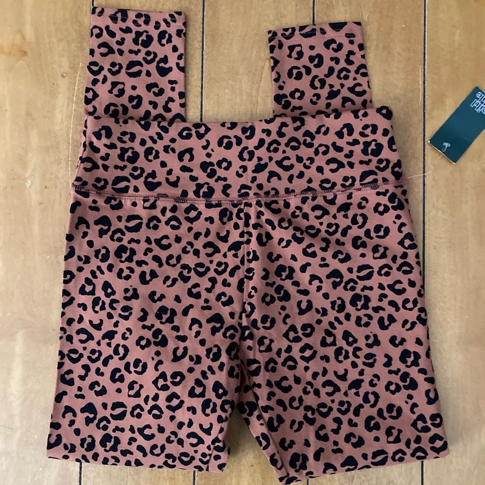 NWT Juniors Size Medium Wild Fable Leopard Print Leggings